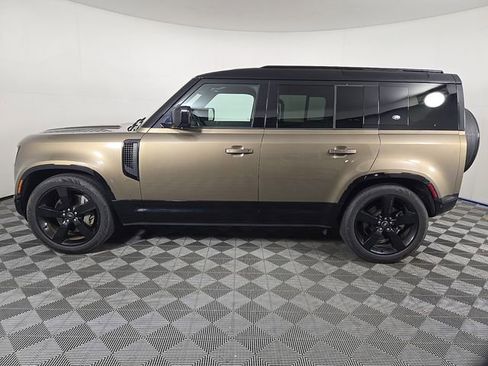 Used 2022 Land Rover Defender 110 X-Dynamic SE AWD/4WD image 8