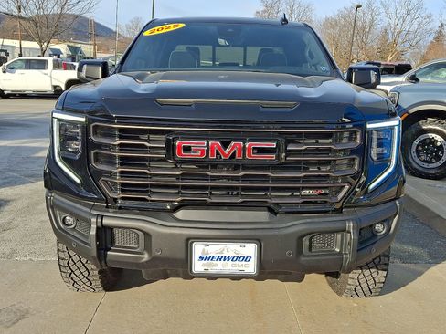 Used 2025 GMC Sierra 1500 AT4X image 2