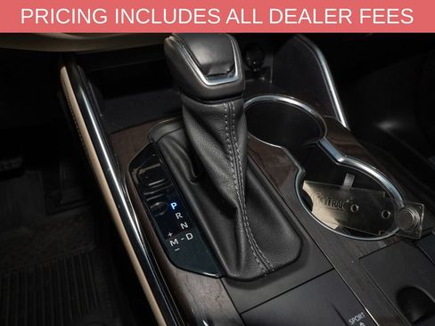 Used 2023 Toyota Highlander Limited FWD image 19
