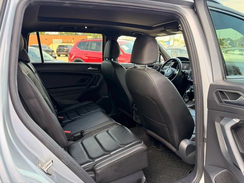 Used 2019 Volkswagen Tiguan SEL Premium R-Line AWD/4WD image 30