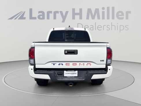 Used 2021 Toyota Tacoma TRD Off-Road w/ Technology Package AWD/4WD image 4