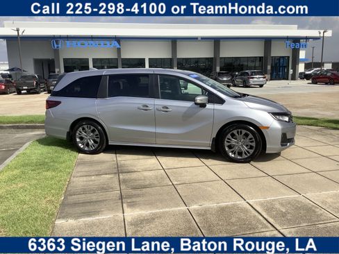 Certified 2026 Honda Odyssey Touring image 1