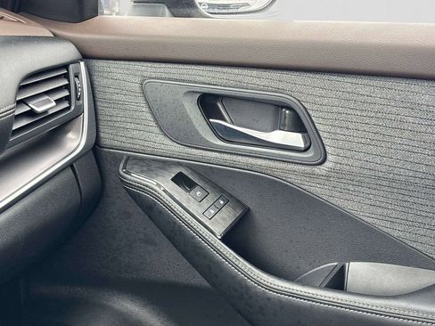 Certified 2023 Nissan Rogue SV AWD/4WD image 24