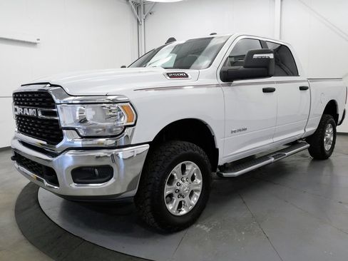 Used 2024 RAM 2500 Big Horn AWD/4WD image 3