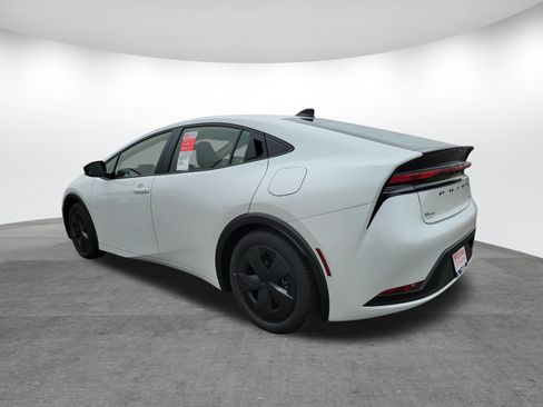 New 2026 Toyota Prius LE image 7