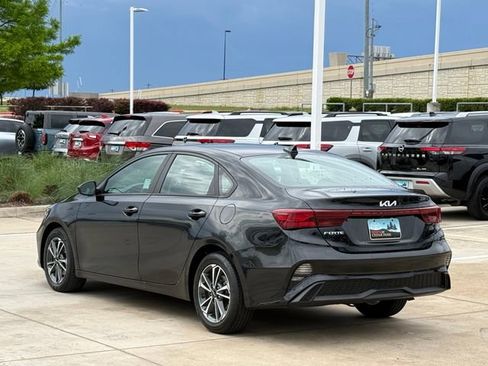 Used 2023 Kia Forte LXS FWD image 4