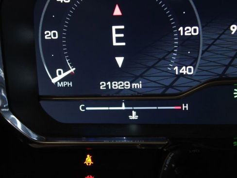 Used 2023 GMC Sierra 1500 SLT w/ X31 Off-Road Package image 5