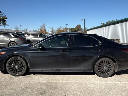 Used 2021 Toyota Camry XSE image 4