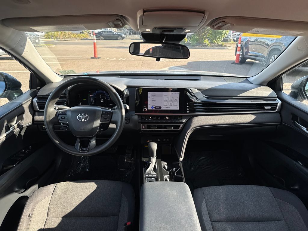 Used 2025 Toyota Camry LE FWD image 10