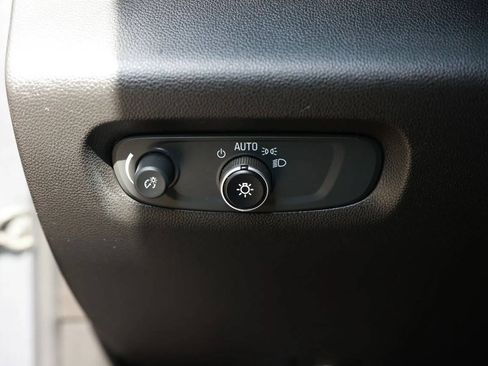 Used 2019 Chevrolet Traverse LS FWD image 17