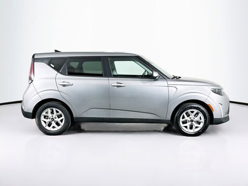 Used 2025 Kia Soul LX w/ LX Technology Package image 10