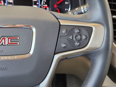 Used 2023 GMC Acadia Denali FWD image 25