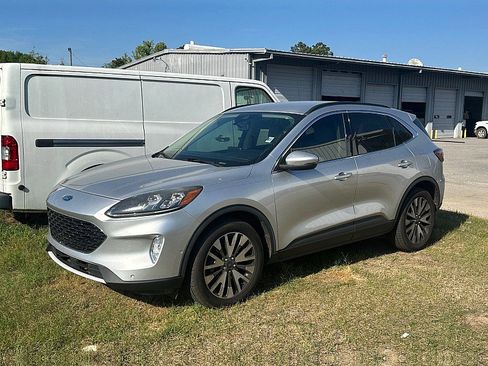 Used 2020 Ford Escape Titanium image 1