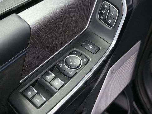 Used 2025 Ford F250 Platinum image 20