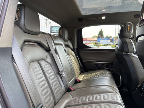 Used 2022 Rivian R1T Adventure AWD/4WD image 17