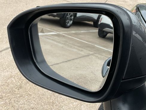 Used 2025 Nissan Rogue SV image 11