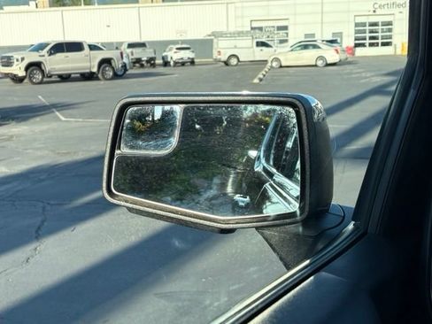 Used 2025 GMC Sierra 1500 SLT AWD/4WD image 19