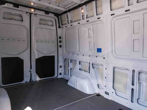 Used 2025 Mercedes-Benz Sprinter 2500 image 25