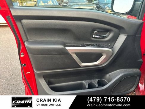 Used 2022 Nissan Titan SV AWD/4WD image 16