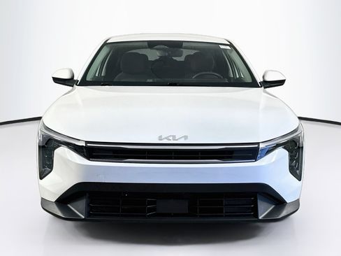 Used 2025 Kia K4 FWD image 2