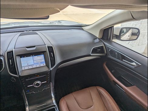 Used 2019 Ford Edge Titanium w/ Equipment Group 301A FWD image 27