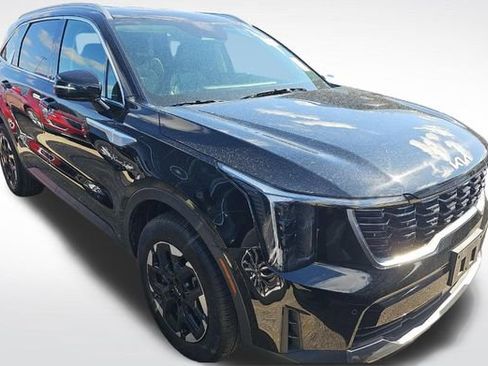 Used 2024 Kia Sorento S image 7