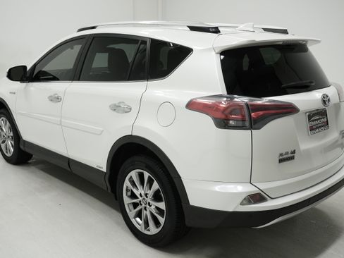Used 2016 Toyota RAV4 Limited w/ Advanced Technology Package AWD/4WD image 5