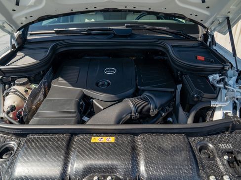 Certified 2025 Mercedes-Benz GLE 450e 4MATIC w/ Winter Package image 30