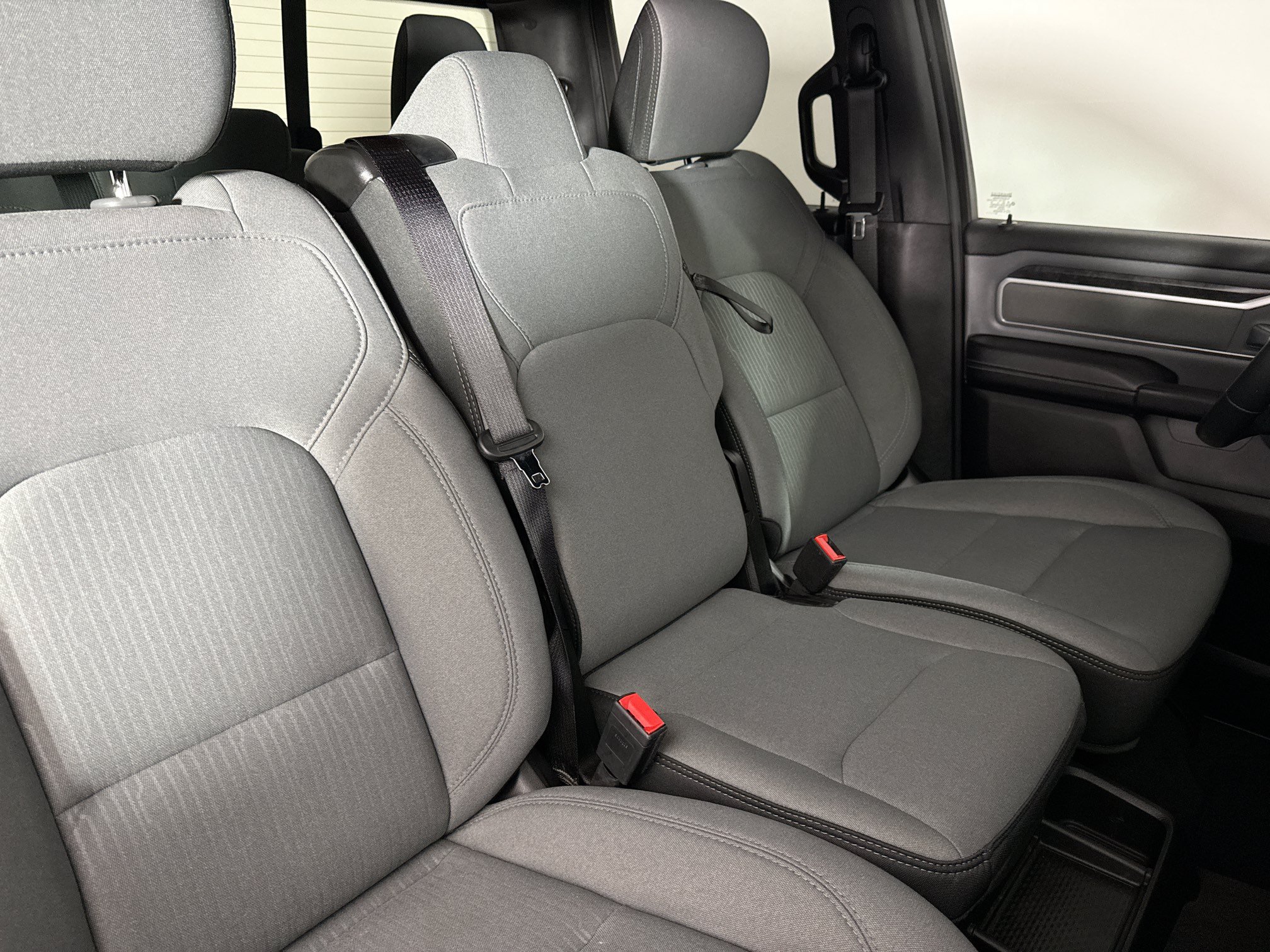 Used 2022 RAM 1500 Big Horn AWD/4WD image 36