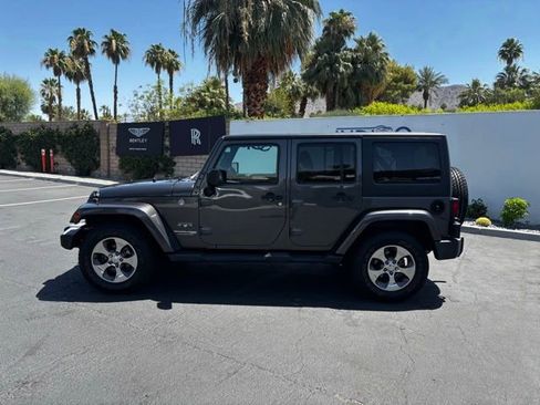 Used 2018 Jeep Wrangler Unlimited Sahara w/ Max Tow Package AWD/4WD image 8