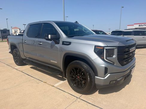 Used 2025 GMC Sierra 1500 Elevation w/ Elevation Premium Package AWD/4WD image 3