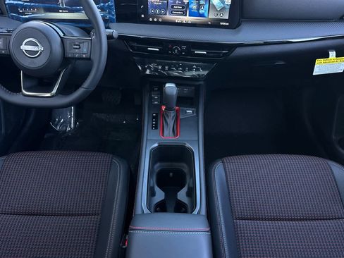 New 2026 Nissan Kicks SR image 4