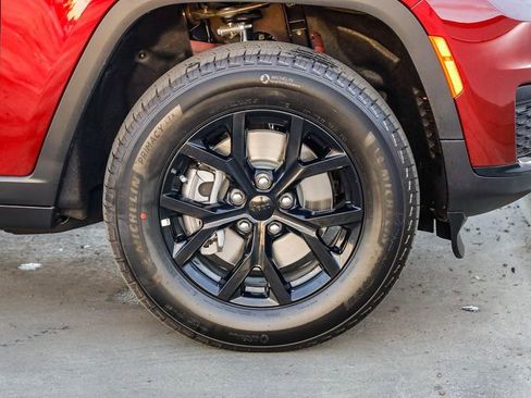 New 2025 Jeep Grand Cherokee L Altitude image 11