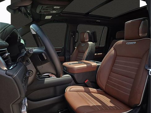 Used 2023 GMC Yukon XL Denali Ultimate w/ LPO, Floor Liner Package AWD/4WD image 14