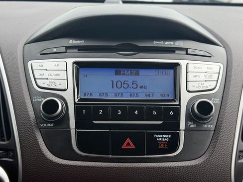 Used 2011 Hyundai Tucson Limited FWD image 13