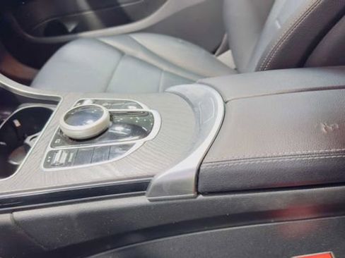 Used 2019 Mercedes-Benz C 300 Sedan image 24