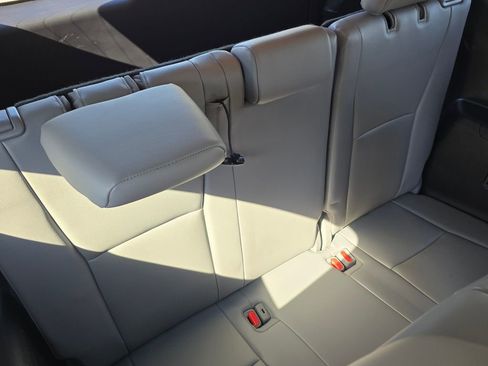 Used 2021 Toyota Highlander XLE image 34