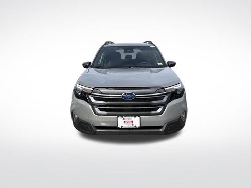 Used 2025 Subaru Forester Premium image 4