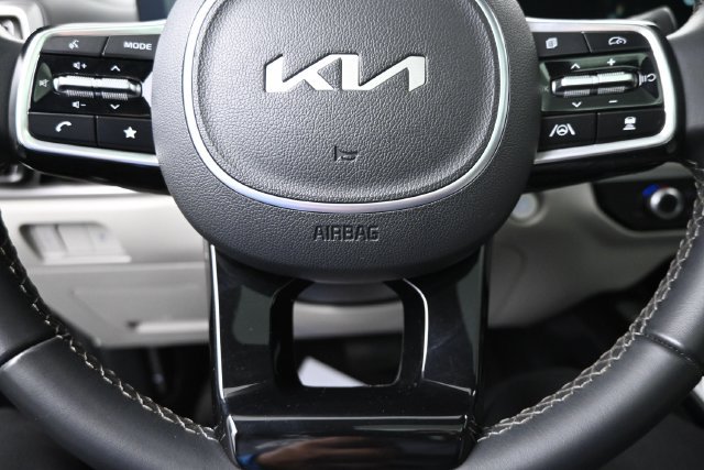 Used 2025 Kia Sorento S w/ Panoramic Sunroof Package FWD image 22