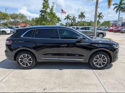 Used 2023 Lincoln Nautilus AWD w/ Premium Package image 3
