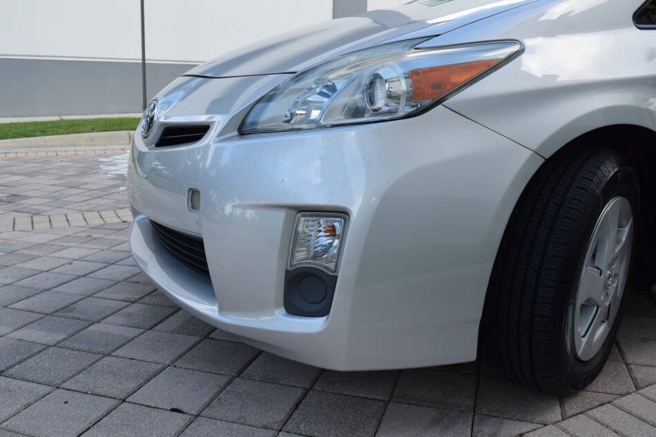 Used 2010 Toyota Prius Two w/ Preferred Accessory Pkg FWD image 16