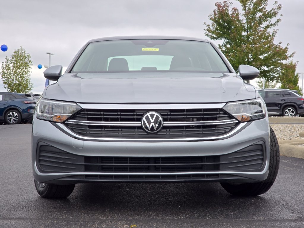 Used 2024 Volkswagen Jetta SE FWD image 17