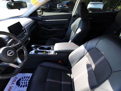 Used 2024 Nissan Altima 2.5 SR image 10