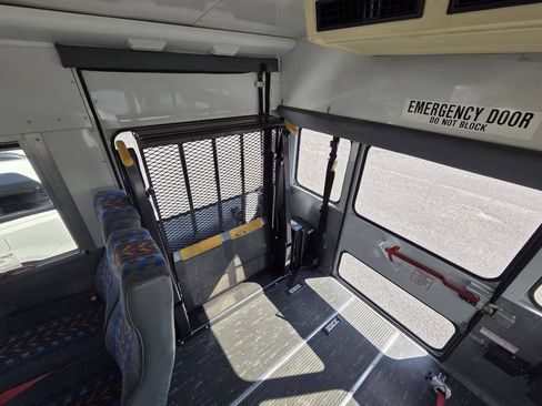 Used 2004 Chevrolet Express 3500 w/ School Bus Package RWD image 11