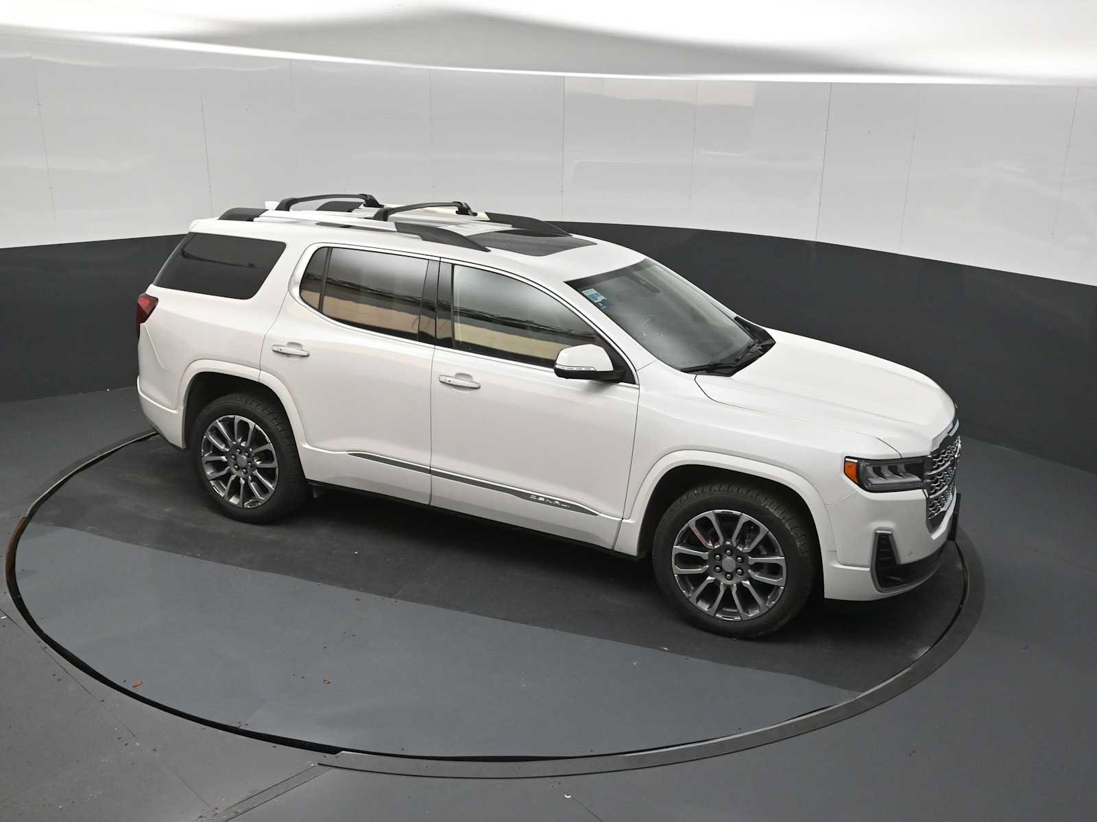 Used 2022 GMC Acadia Denali w/ Denali Ultimate Package AWD/4WD image 13