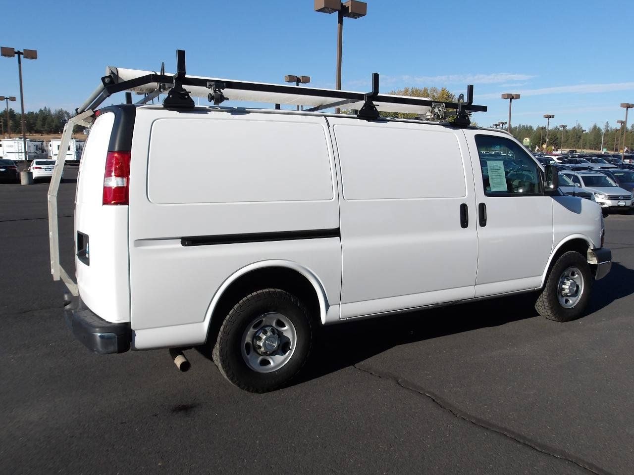 Used 2016 Chevrolet Express 3500 RWD image 5