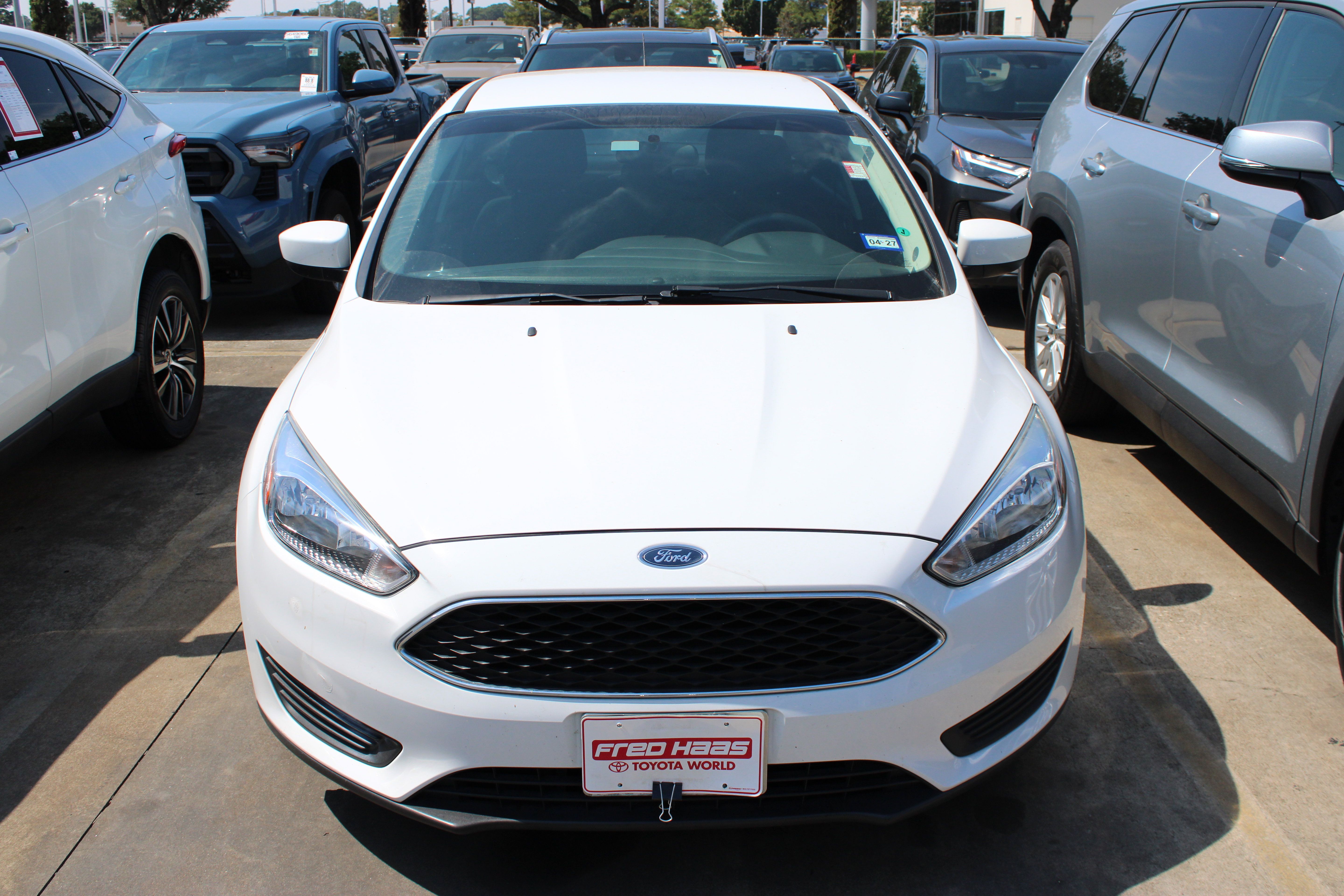 Used 2018 Ford Focus SE FWD image 4