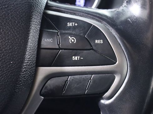 Used 2020 Jeep Grand Cherokee Limited w/ Luxury Group II image 13