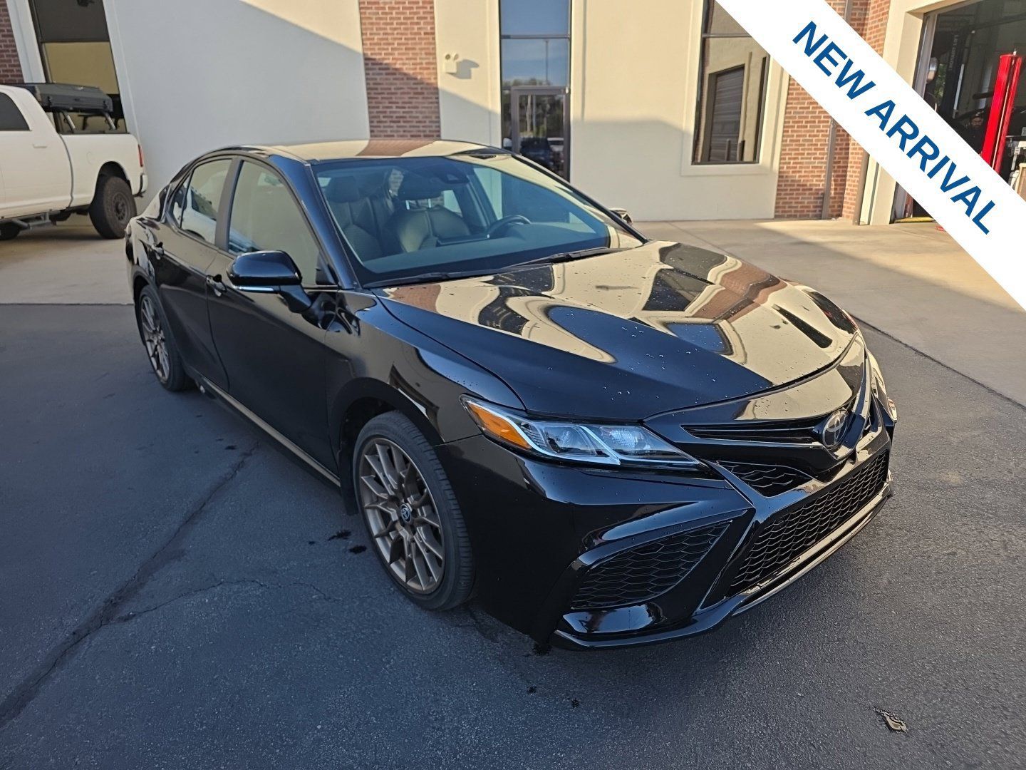Used 2024 Toyota Camry SE AWD/4WD image 1