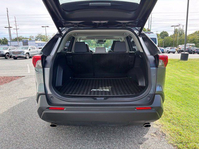 Used 2020 Toyota RAV4 XLE w/ Convenience Package AWD/4WD image 8